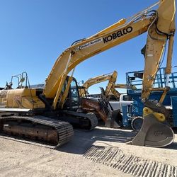 Kobelco 40k Excavator w/ thumb 