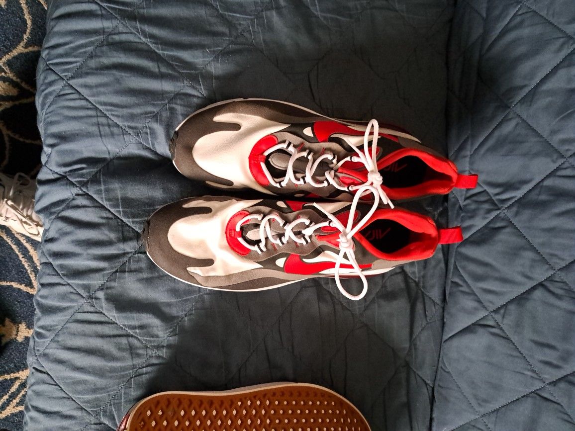 Mens Nikes Size 12