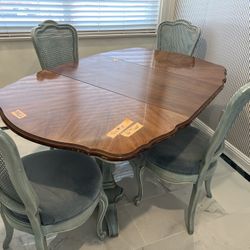 Expandable Dining Table