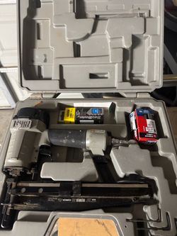 Porter Cable Pneumatic Finish Nailer with Case