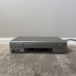 Sanyo VWM-900 VHS VCR Video Cassette Player Recorder