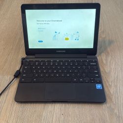 2021 Samsung Notebook Laptop Model XE500C13