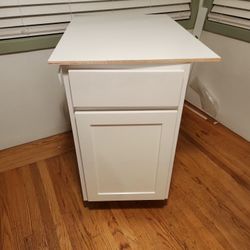 New!!! Thomasville White Shaker Lower Cabinet Soft Close
