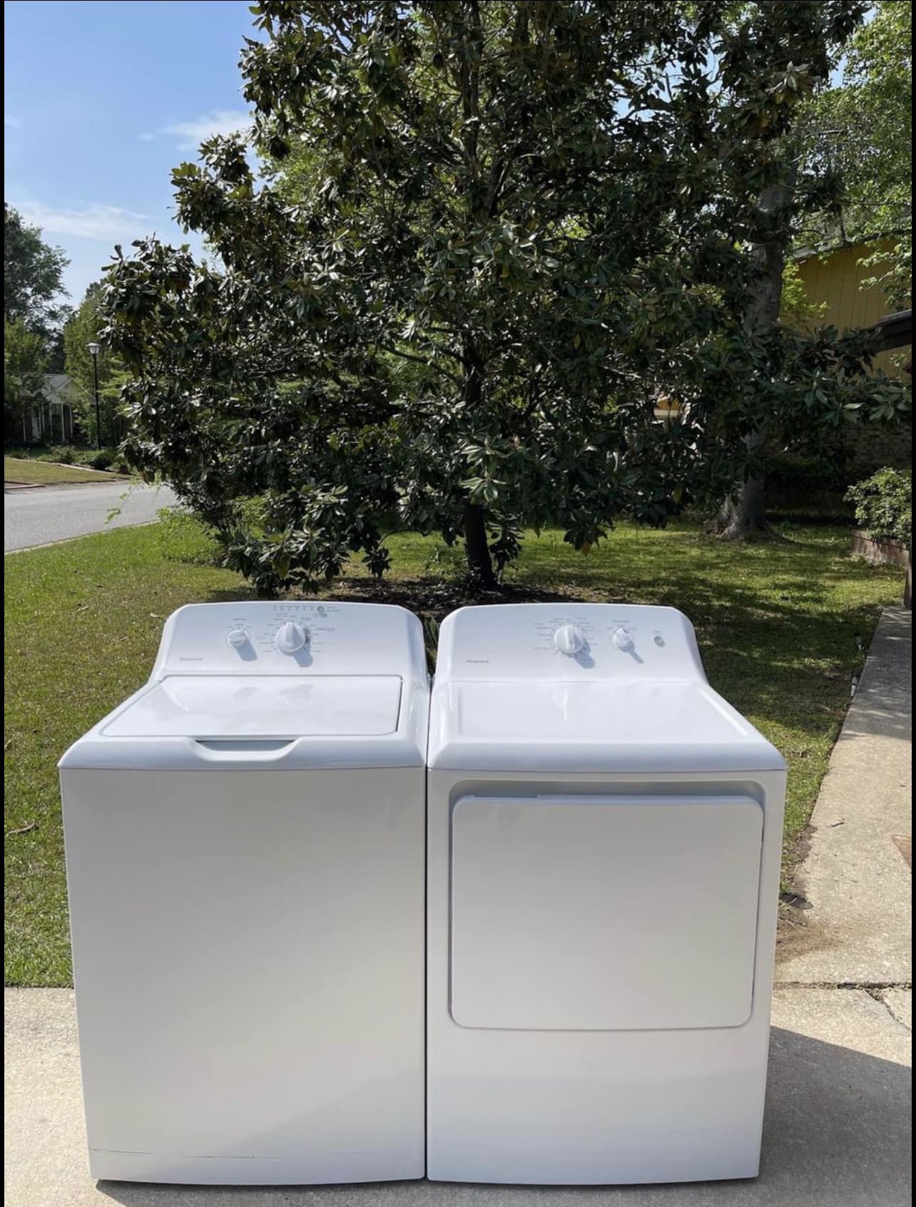 🌊 Barely Brand New Matching G.e Washer and Dryer Set Available 🌊