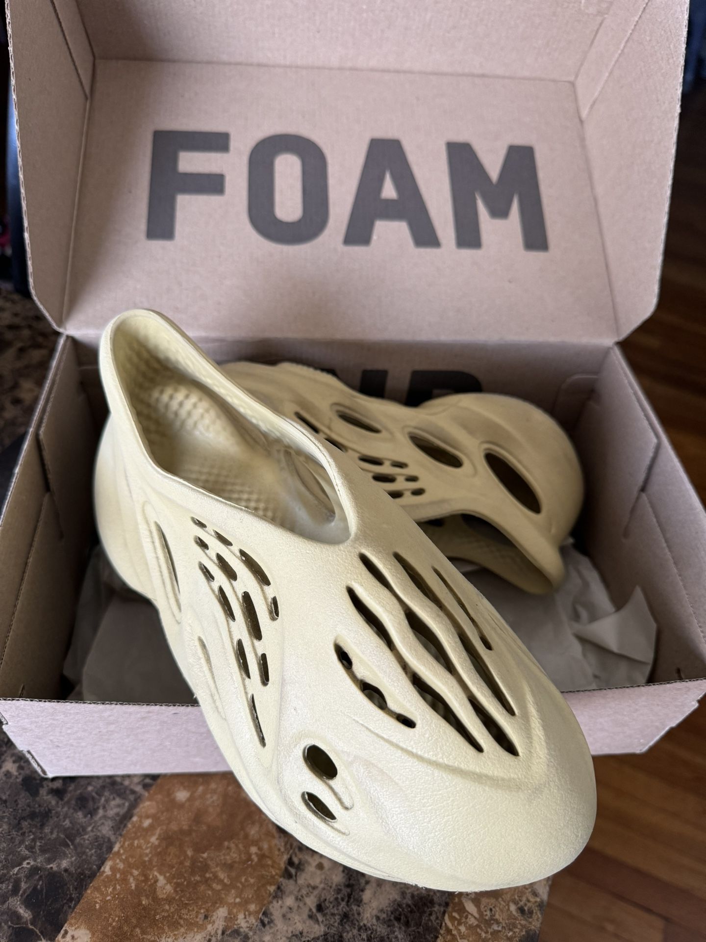 YEZZY FOAM RUNNERS