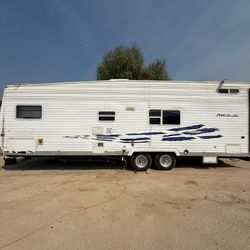 2004 28’ Attitude Toy Hauler