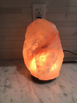 Himalayan salt lamp- like new  