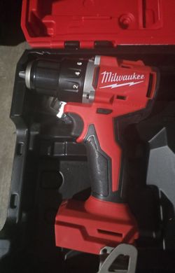 Milwaukee Cordless 1/2 in Compact Drill/Driver (Tool-Only)