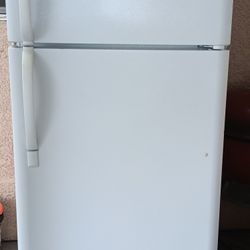 Frigidaire Refrigerator 