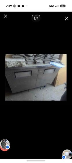 TRUE DELI FRIDGE