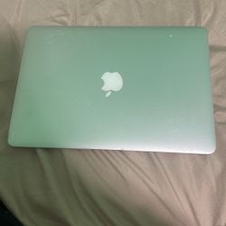 Mac Book Air 13 Made In 2012 