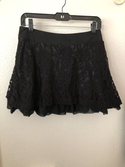 Guess lace skirt