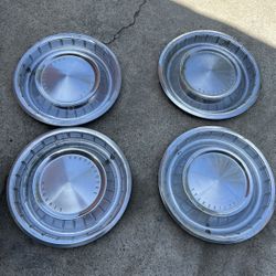 1(contact info removed) Lincoln Continental Hubcaps