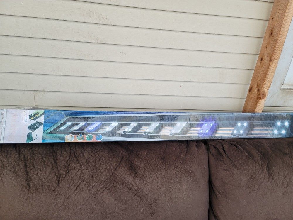 Marineland Fully Adjustable Led Light 48-54" 8 White And 2 Blue Led Pods BRand New