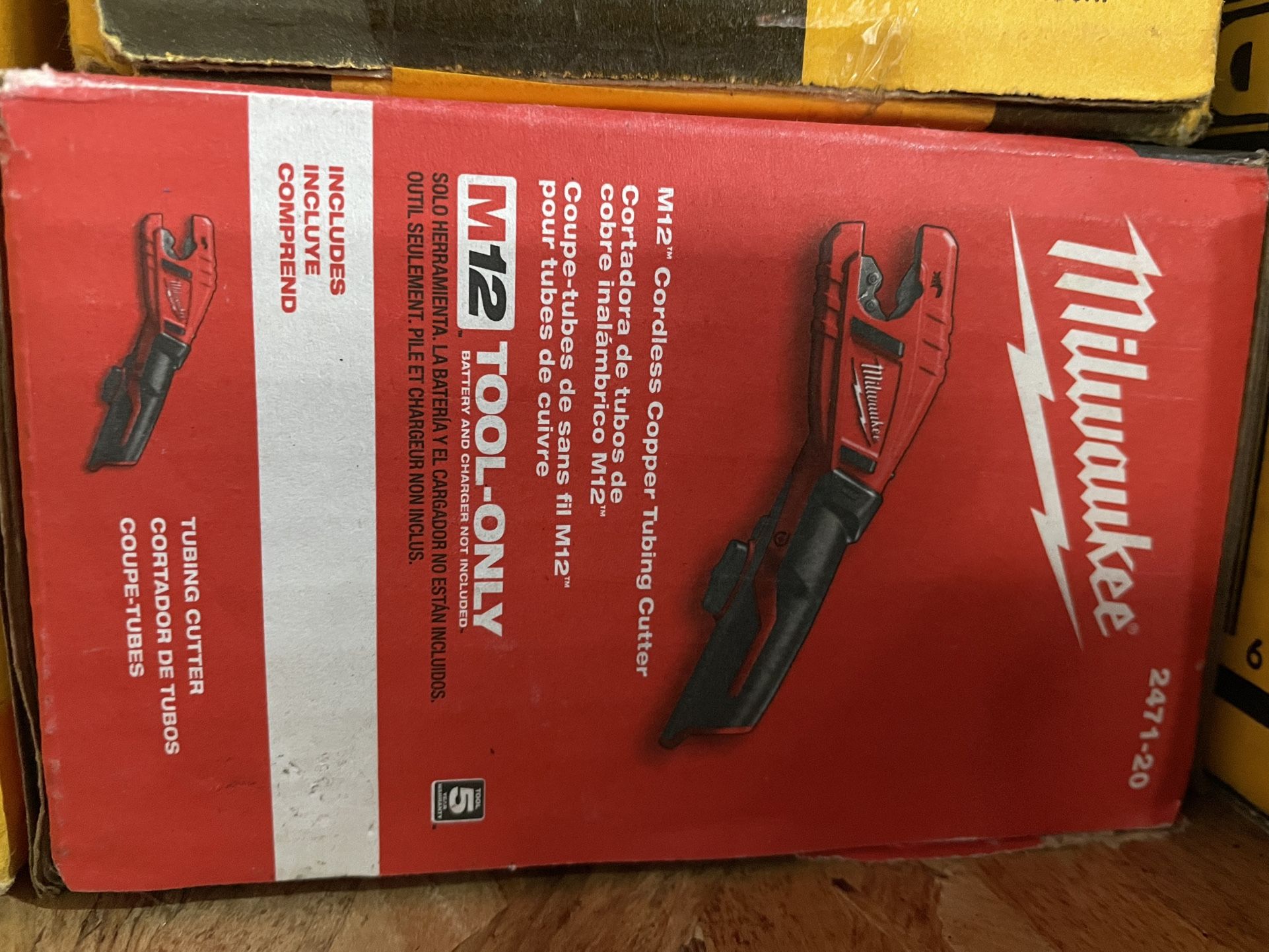 Milwaukee M12 Tubing Cutter 