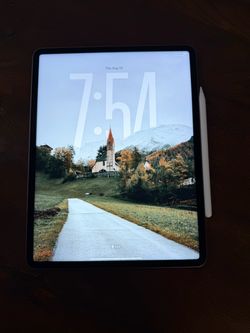 Apple iPad Pro 12.9 5th gen  with Apple Pencil