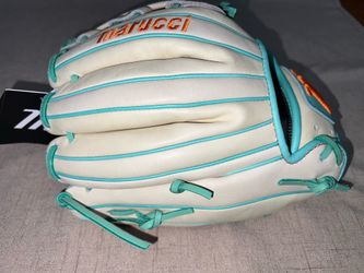 Baseball Glove Marucci Capitol Series New 11.5”