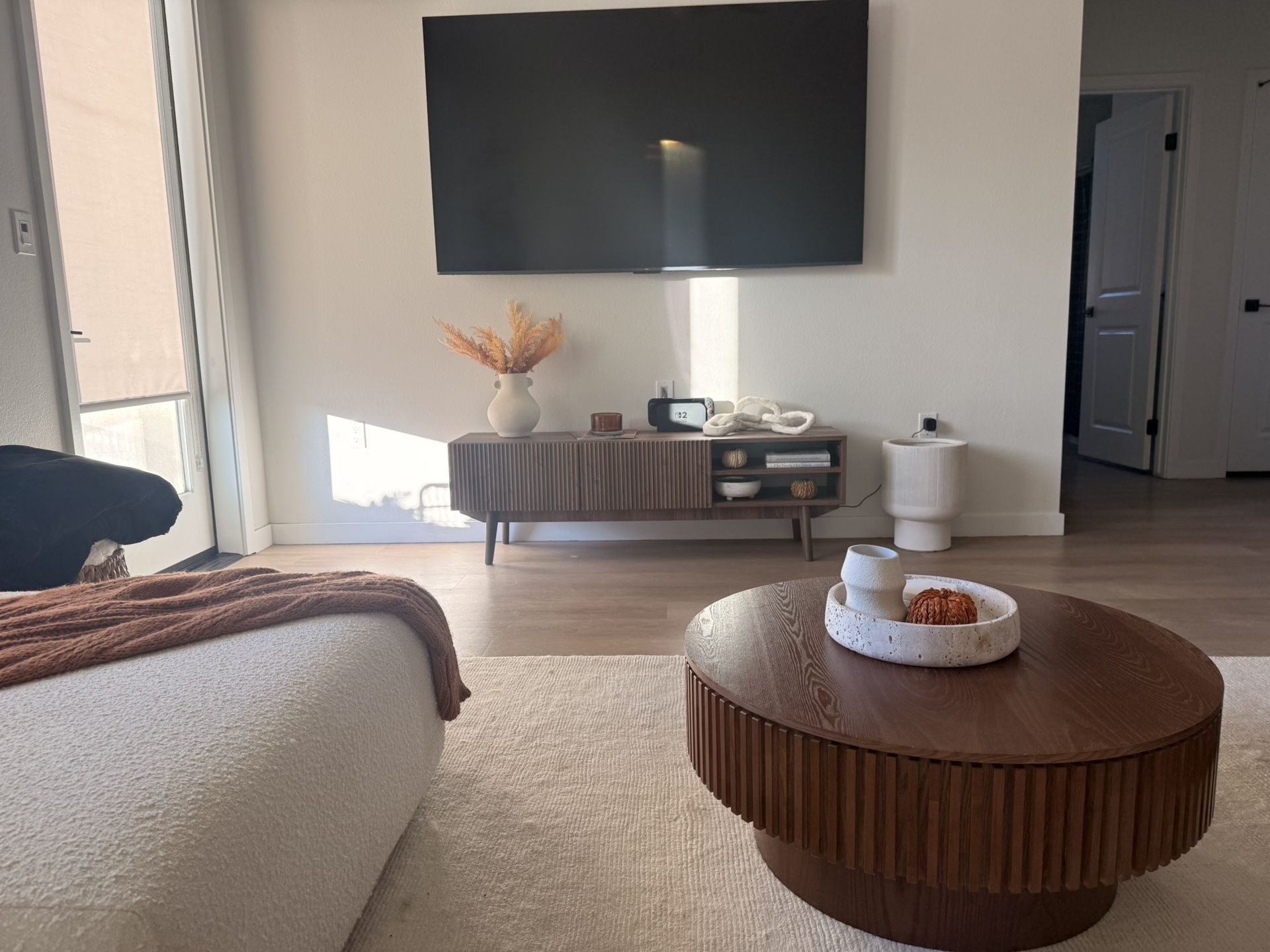COFFEE TABLE AND TV STAND (BRAND NEW)