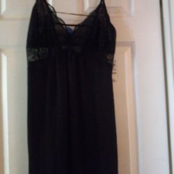 Womens Night Gown/Lingerie XL , INC. NEW with Tags Located In Fairfield