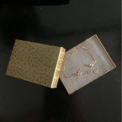 10kt Bracelet 3.9 Grams 7 1/2 Inches 