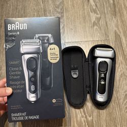 Braun Series 8 8517s electric shaver