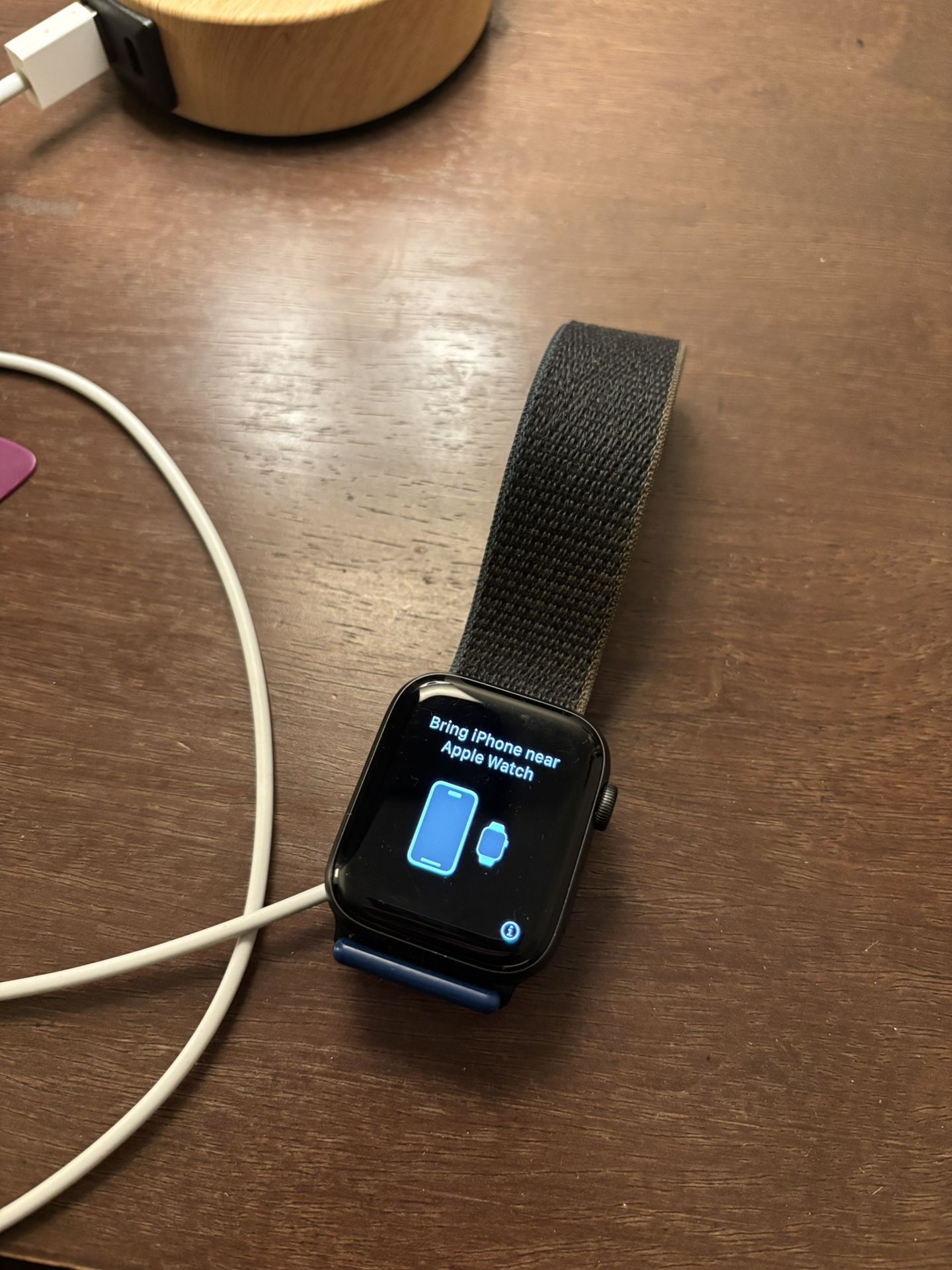 Apple Watch SE (1st Gen 44 mm)  Velcro Band