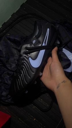Soccer cleats