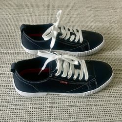 Levi’s Women Shoe 7