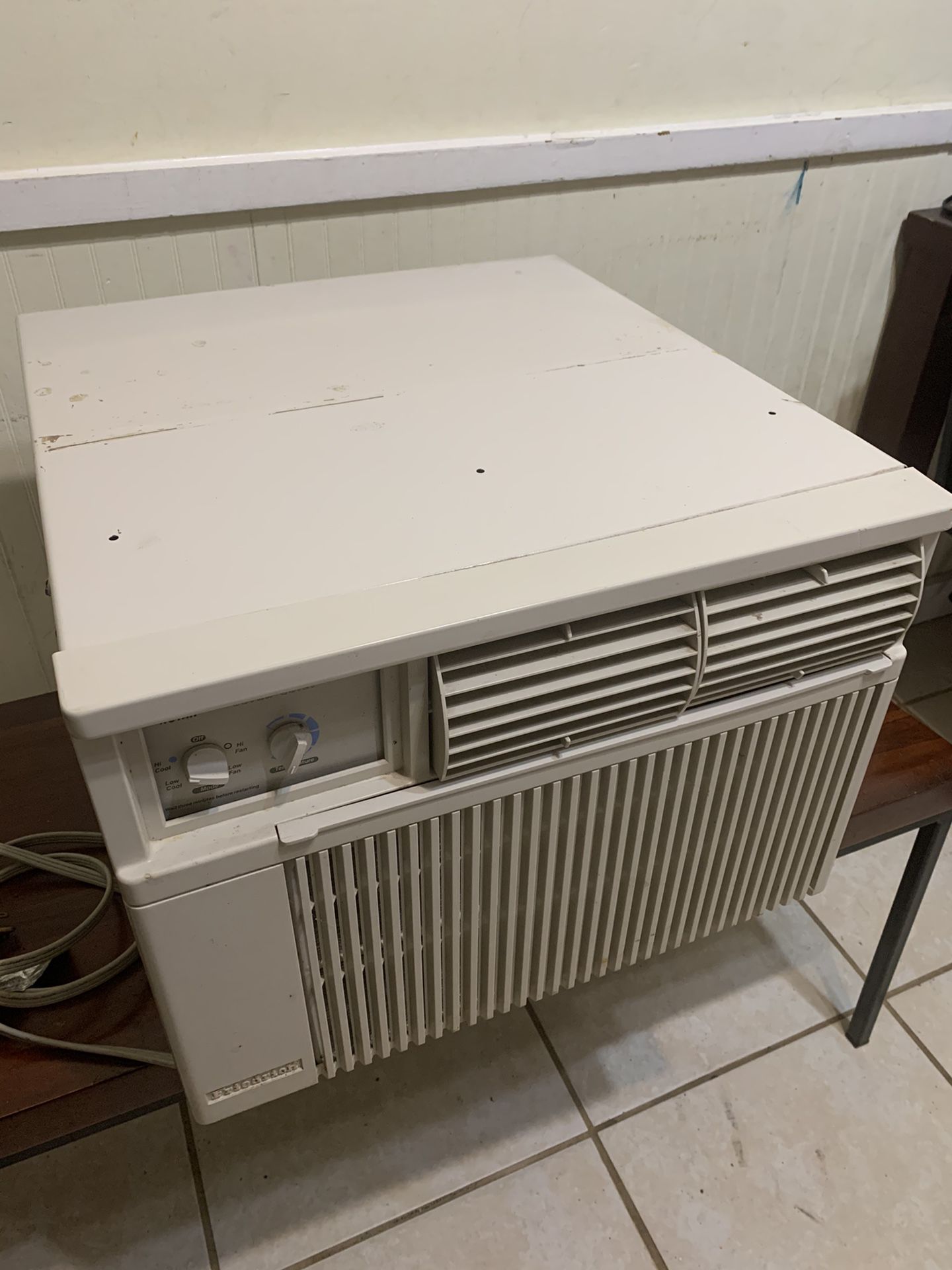 Large Window AC Unit  (21 x 20, and 14.5 inch High)  Super Cool, Great Working Condition 