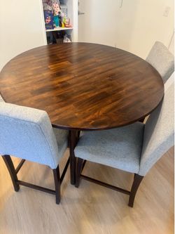 Round dinning set