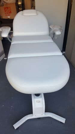 Facial Chair - Excellent New Condition!