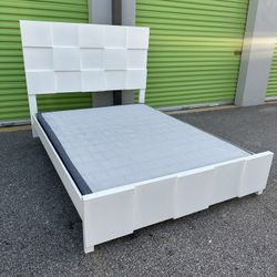 Queen bed with frame (FREE DELIVERY AND SETUP)