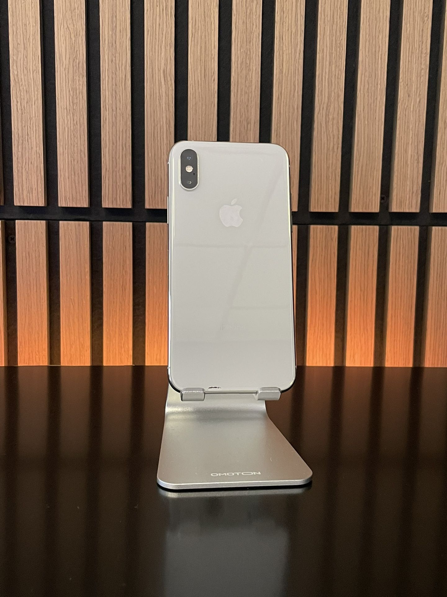 iPhone X - Unlocked - 64GB