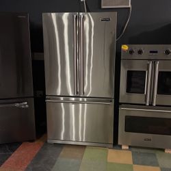 Viking Counter Depth Bottom Freezer Refrigerator‼️‼️