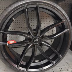 Niche Vosso M203 wheel in a matte or satin black finish. 