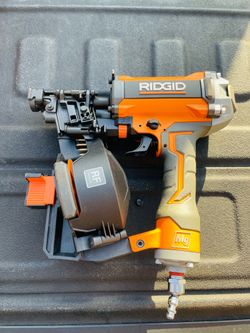 RIDGID Pneumatic 15 Deg. 1-3/4 in. Coil Roofing Nailer and A Box of 5,880 1 1/4” Roofing Nails