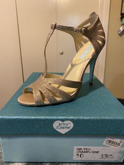 Betsy Johnson Champagne Heels Size 10