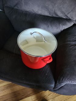 Red pasta pot