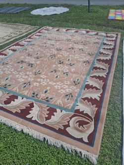 LOTS OF VERY NICE LARGE 8 BY 10 AREA RUGS