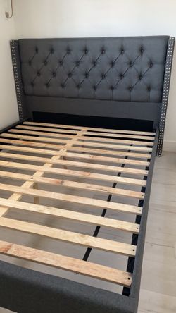 LOCATED IN LOS ANGELES CA BRAND NEW QUEEN BED FOR ONLY $300 MATTRESS INCLUDED 💥 $20 DELIVERY 💥NO SET UP💥 • We do not assemble • Brand new in bo