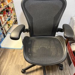 Herman Miller Aeron Office Chair ( SIZE B ) FULLY LOADED !!