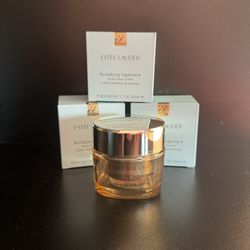 Estée Lauder Revitalizing Supreme 