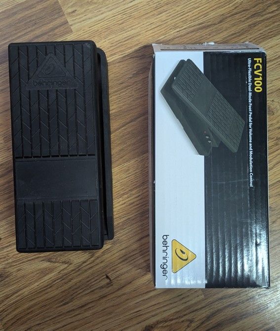 Behringer FCV100 Dual Mode Volume and Modulation Control Pedal