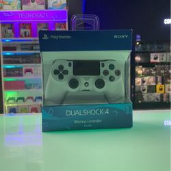 DualShock 4 Wireless Controller For Sony PlayStation 4 - Glacier White