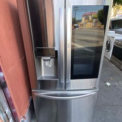 Modern LG InstaView Fridge - $650 💎