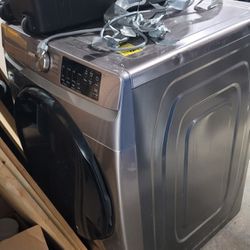 Like New!! Samsung 4.5 Cu.ft.  Clothes Washer 