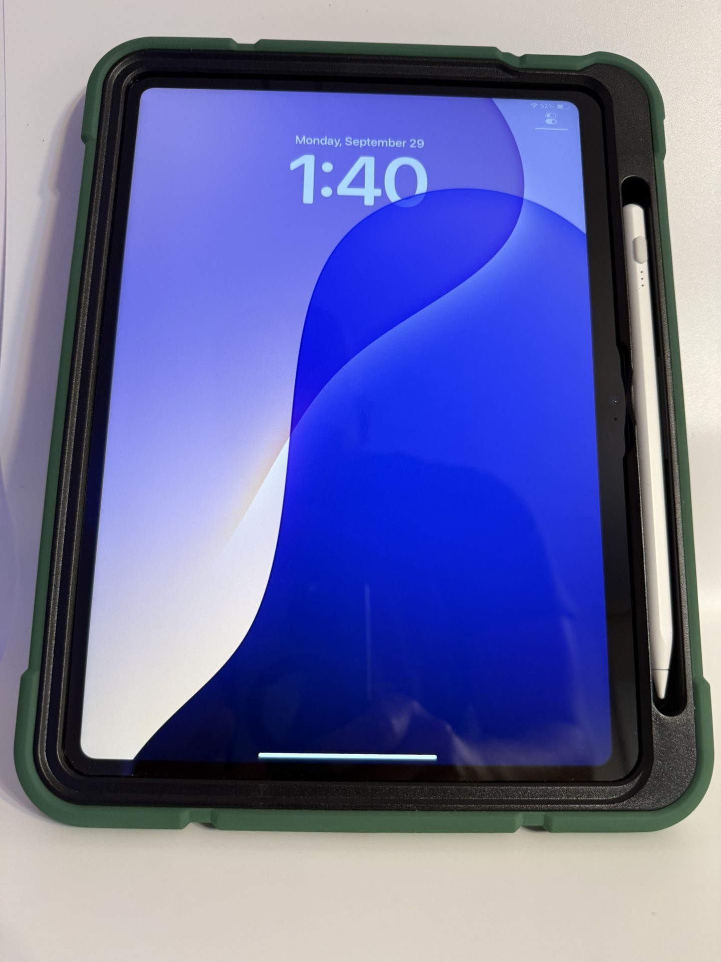 2025 Apple iPad (A16) / WiFi / 128GB (WITH CASE & PENCIL)