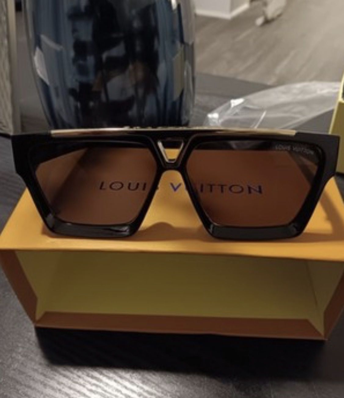 Lv Evidence Sunglasses