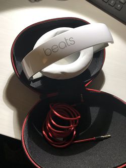 Beats By Dre Studio 2.0 Wired Over-Ear Headphone-White