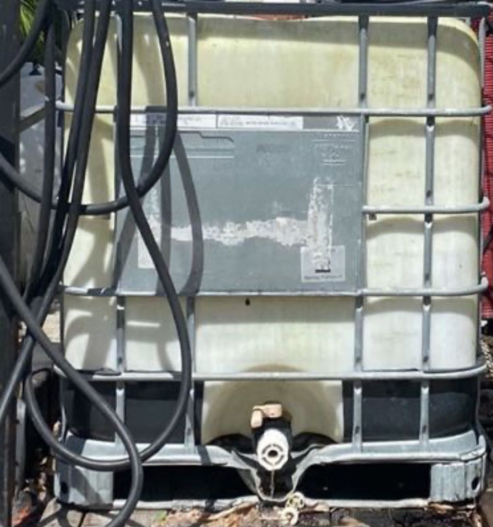 275 Gallon Water /chemical Tank